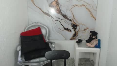 chrystal hotty online show from 09/26/25, 10:03