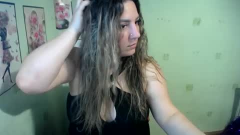 Diana online show from 03/11/25, 06:43