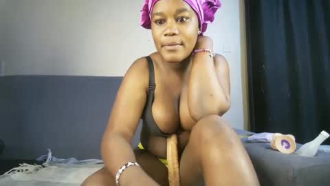 Snapshot of chubby_flora chatting on 05/10/26, 05:45 Flora online show from 05/10/26, 05:45