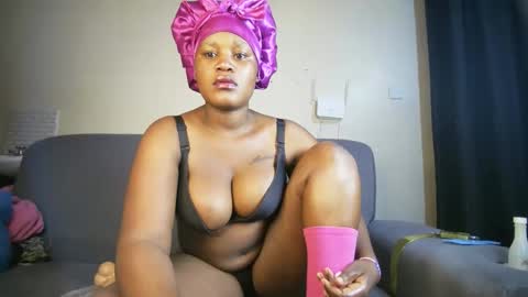 Snapshot of chubby_flora chatting on 05/18/26, 07:20 Flora online show from 05/18/26, 07:20