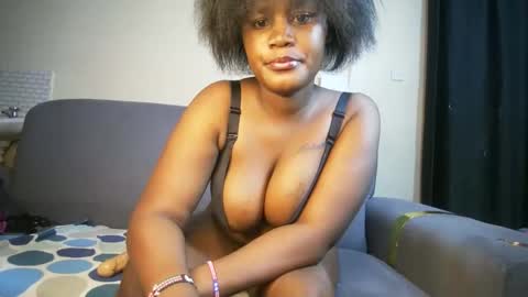 Snapshot of chubby_flora chatting on 05/19/26, 07:31 Flora online show from 05/19/26, 07:31