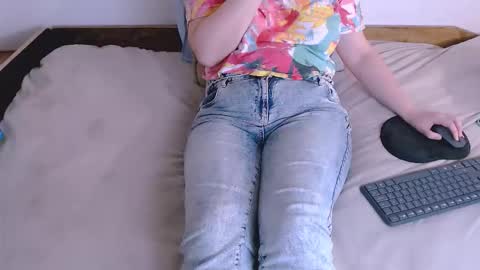 Maia online show from 12/03/25, 07:45