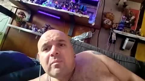 chubbyman43 online show from 05/18/26, 08:09