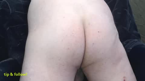 Snapshot of chumpty chatting on 12/22/24, 06:04 Chumpty online show from 12/22/24, 06:04