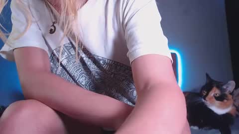 cicimom online show from 12/19/25, 04:30