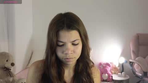 Snapshot of cielo_18d chatting on 01/04/25, 04:01 Mia online show from 01/04/25, 04:01