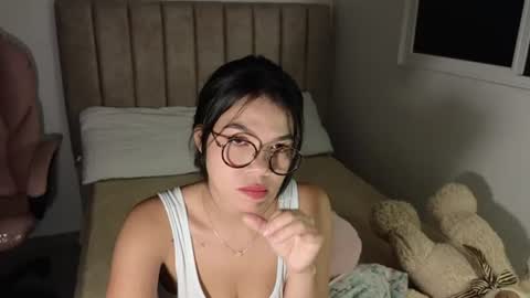 Snapshot of cielo_18d chatting on 06/24/26, 06:23 Mia online show from 06/24/26, 06:23