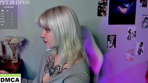 Helen and Teya online show from 02/02/26, 04:44