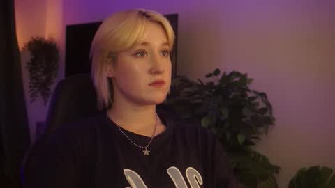 Cin Bellamy online show from 10/08/25, 06:22