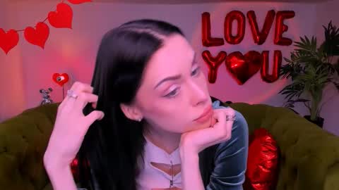 Snapshot of cinderella_without_slippers chatting on 02/15/26, 09:00 Phoebe online show from 02/15/26, 09:00