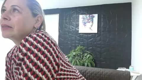 cinthia1609 online show from 02/21/25, 07:54