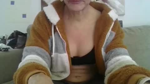 cinthia2525 online show from 05/17/26, 09:38