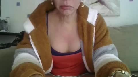 Snapshot of cinthia2525 chatting on 06/11/26, 08:23 cinthia2525 online show from 06/11/26, 08:23