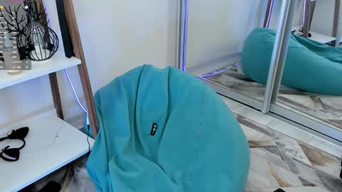 Veronica online show from 03/27/26, 08:26