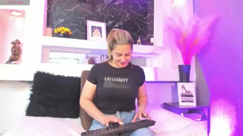 Cinthya  online show from 02/19/26, 12:12