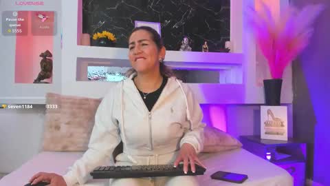 Snapshot of cinthya_mjs chatting on 03/20/26, 12:10 Cinthya online show from 03/20/26, 12:10