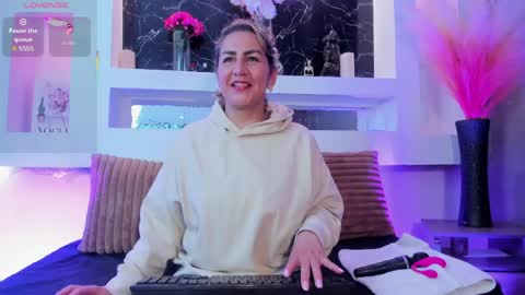 Snapshot of cinthya_mjs chatting on 04/09/26, 12:21 Cinthya online show from 04/09/26, 12:21