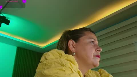 Snapshot of cinthya_roberts chatting on 05/18/26, 07:20 Cinthya online show from 05/18/26, 07:20