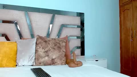 Cintia Hills online show from 01/04/25, 03:40