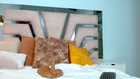 Cintia Hills online show from 01/30/25, 08:32