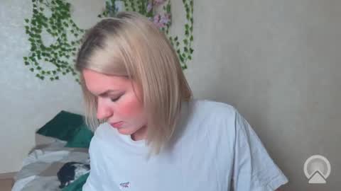 Snapshot of citruska chatting on 09/19/25, 09:43 karina online show from 09/19/25, 09:43