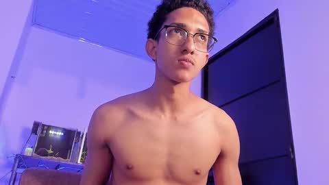 cj_davis1 online show from 11/22/25, 04:00