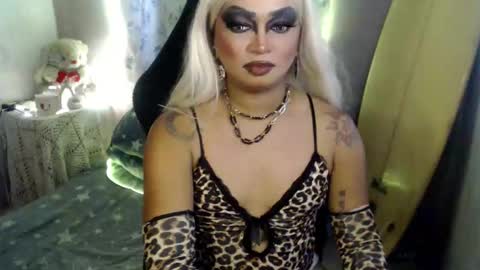 QUEEN CESS online show from 05/13/26, 12:30