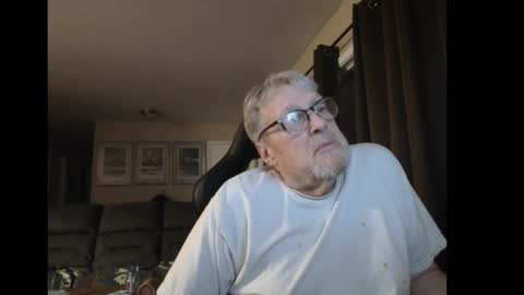 Snapshot of cjscout chatting on 12/04/24, 02:31 cjscout online show from 12/04/24, 02:31