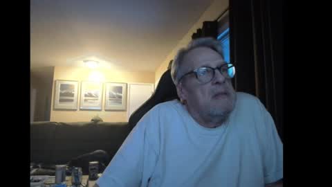 Snapshot of cjscout chatting on 12/15/24, 12:51 cjscout online show from 12/15/24, 12:51