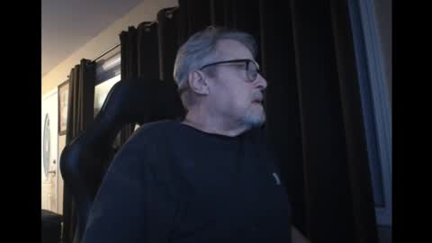 Snapshot of cjscout chatting on 12/22/24, 07:54 cjscout online show from 12/22/24, 07:54