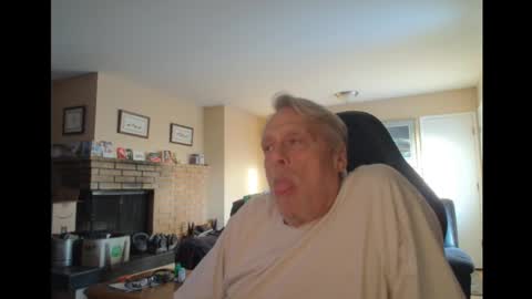 Snapshot of cjscout chatting on 02/02/25, 12:40 cjscout online show from 02/02/25, 12:40