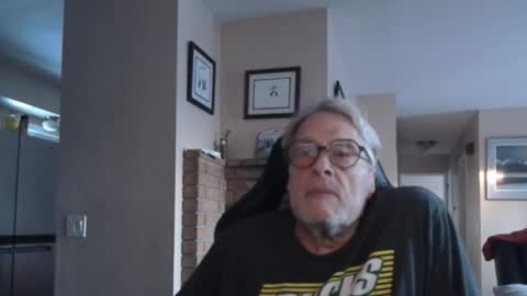 Snapshot of cjscout chatting on 11/10/25, 12:42 cjscout online show from 11/10/25, 12:42