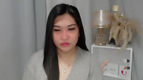 Snapshot of claire_wntr chatting on 05/25/26, 04:29 CLAIRE online show from 05/25/26, 04:29