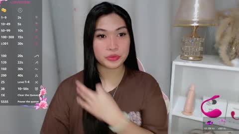Snapshot of claire_wntr chatting on 07/07/26, 05:43 CLAIRE online show from 07/07/26, 05:43