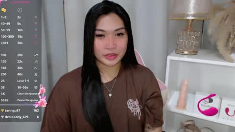 Snapshot of claire_wntr chatting on 07/17/26, 06:24 CLAIRE online show from 07/17/26, 06:24