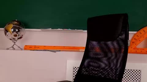 Claire online show from 11/17/25, 02:45