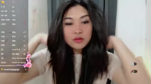 CLAIRE online show from 11/09/25, 01:37