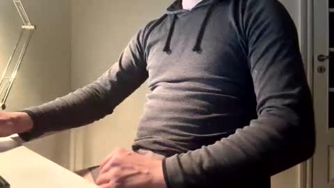 clamshive7 online show from 10/27/25, 03:43