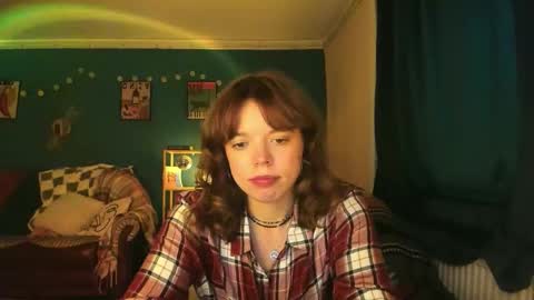 Snapshot of clancyosbourne chatting on 09/21/25, 04:19 Clancy online show from 09/21/25, 04:19