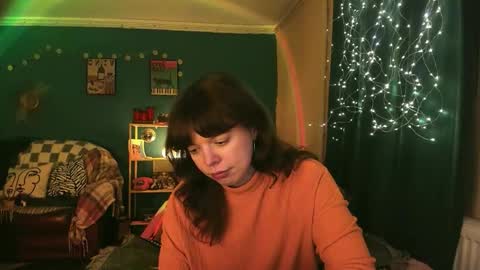 Snapshot of clancyosbourne chatting on 02/19/26, 06:48 Clancy online show from 02/19/26, 06:48