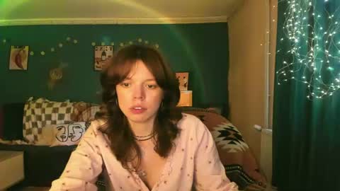 Snapshot of clancyosbourne chatting on 06/12/26, 05:23 Clancy online show from 06/12/26, 05:23