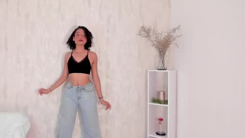 Snapshot of clara_tenssio chatting on 01/09/25, 09:16 Clara online show from 01/09/25, 09:16