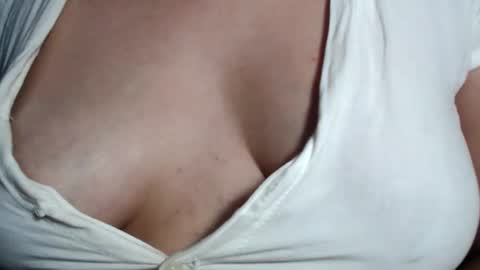 Snapshot of claraaa___ chatting on 01/06/25, 09:30 CLARA AT YOUR SERVICE online show from 01/06/25, 09:30