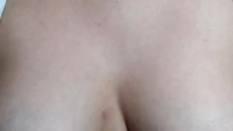 Snapshot of claraaa___ chatting on 02/05/25, 09:25 CLARA AT YOUR SERVICE online show from 02/05/25, 09:25