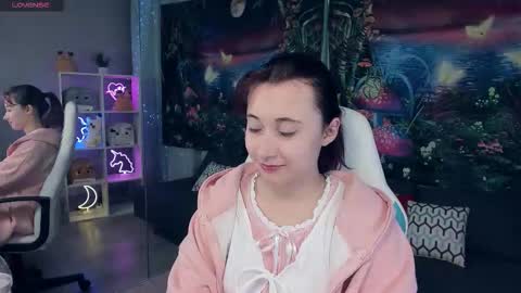 clarabenson online show from 09/09/25, 07:02