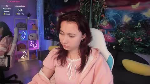 clarabenson online show from 10/25/25, 06:46