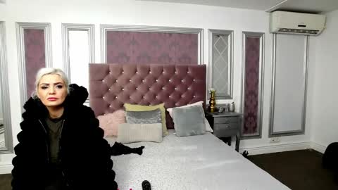 Clara online show from 12/01/24, 10:21