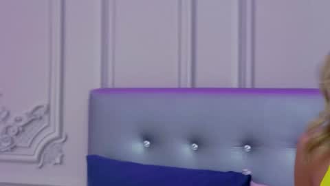 ClaraHazel online show from 12/19/24, 11:18