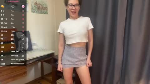 Selena online show from 04/19/26, 09:08