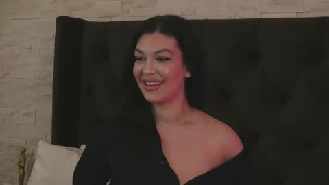 Clara online show from 10/15/25, 06:41